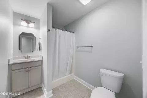 Bath - 323 Crown Pointe Dr, Hampstead, NC 28443 photo 5 of 5