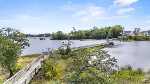 View/Area - 323 Crown Pointe Dr, Hampstead, NC 28443 photo 3 of 9