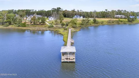 View/Area - 323 Crown Pointe Dr, Hampstead, NC 28443 photo 7 of 9