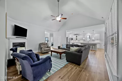 Living - 323 Crown Pointe Dr, Hampstead, NC 28443 photo 1 of 1
