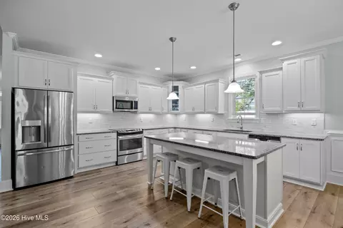 Kitchen - 323 Crown Pointe Dr, Hampstead, NC 28443 photo 1 of 4