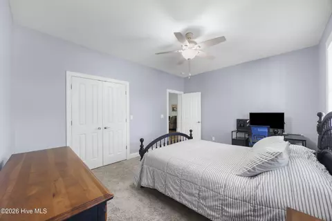 Bedroom - 323 Crown Pointe Dr, Hampstead, NC 28443 photo 2 of 10