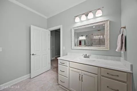 Bath - 323 Crown Pointe Dr, Hampstead, NC 28443 photo 3 of 5