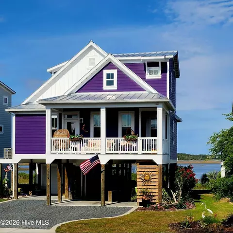 109 Lucas Cv, Oak Island, NC 28465