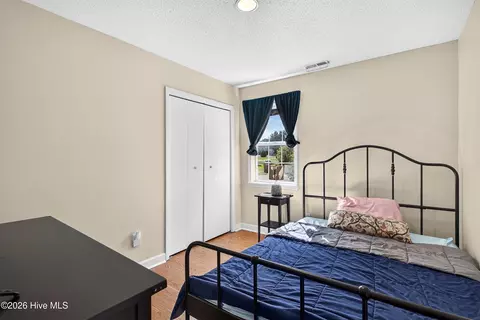 Bedroom - 317 Cinnamon Dr, Hubert, NC 28539 photo 3 of 5