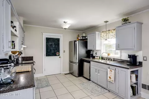 Kitchen - 3908 Marsella Ave, Martinez, GA 30907 photo 2 of 4