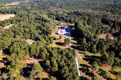 496 Yadkin Run Ln, Southern Pines, NC 28387