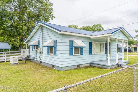 407 Ward St, Laurinburg, NC 28352