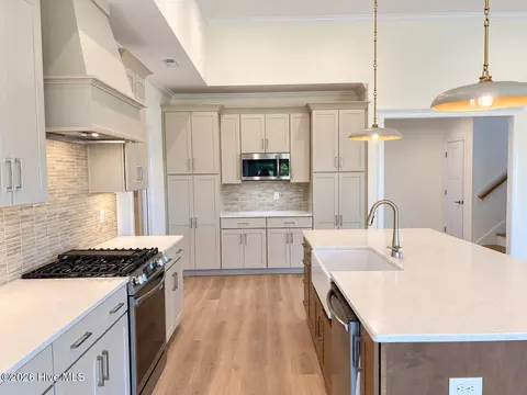 Kitchen - 96 Halcyon Dr, Hampstead, NC 28443 photo 3 of 3