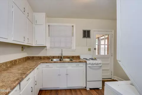 Kitchen - 715 Bransford Rd, Augusta, GA 30909 photo 1 of 2