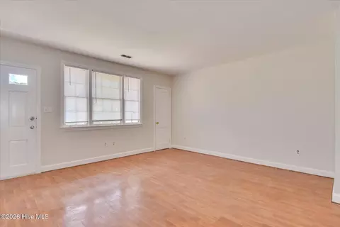 Living - 715 Bransford Rd, Augusta, GA 30909 photo 2 of 5