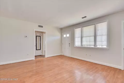 Living - 715 Bransford Rd, Augusta, GA 30909 photo 3 of 5