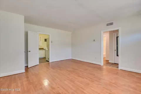 Living - 715 Bransford Rd, Augusta, GA 30909 photo 4 of 5