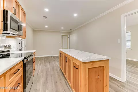 Kitchen - 224 Cavalier Dr, Martinez, GA 30907 photo 5 of 8