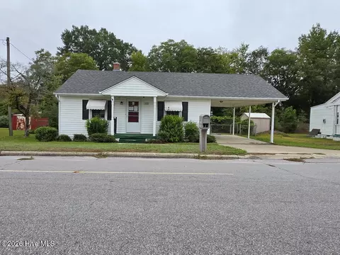 305 E Commercial Ave, Stantonsburg, NC 27883
