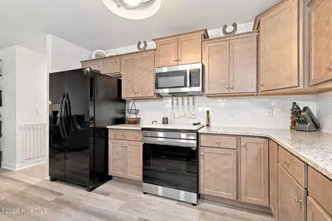 Kitchen - 822 Cooke Dr, Hubert, NC 28539 photo 2 of 6