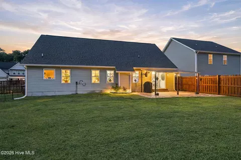 Exterior - 822 Cooke Dr, Hubert, NC 28539 photo 5 of 15