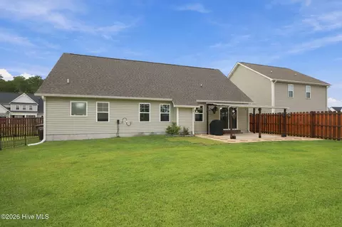 Exterior - 822 Cooke Dr, Hubert, NC 28539 photo 13 of 15