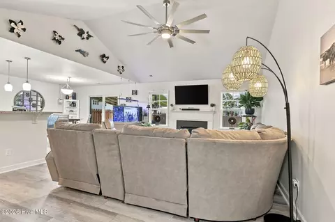 Living - 822 Cooke Dr, Hubert, NC 28539 photo 1 of 2