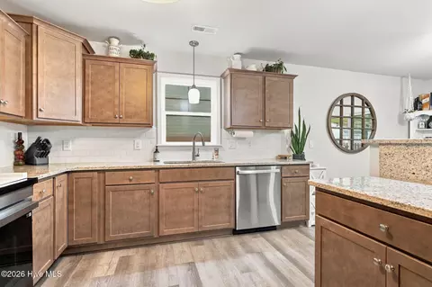 Kitchen - 822 Cooke Dr, Hubert, NC 28539 photo 3 of 6