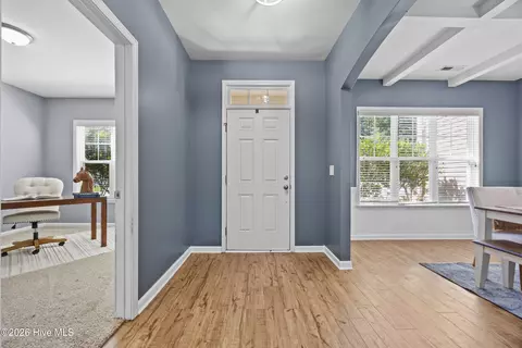 Entry Way - 152 Cornel Ln, Hampstead, NC 28443 photo 2 of 10
