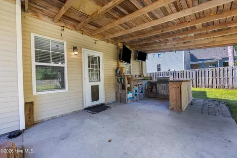 Exterior - 152 Cornel Ln, Hampstead, NC 28443 photo 9 of 12