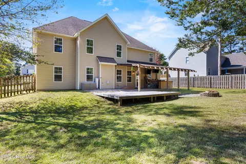 Exterior - 152 Cornel Ln, Hampstead, NC 28443 photo 4 of 12
