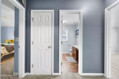 Entry Way - 152 Cornel Ln, Hampstead, NC 28443 photo 7 of 10