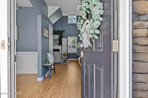 Entry Way - 152 Cornel Ln, Hampstead, NC 28443 photo 1 of 10