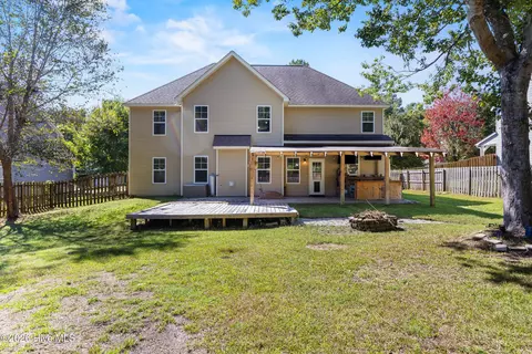 Exterior - 152 Cornel Ln, Hampstead, NC 28443 photo 5 of 12