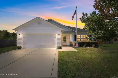 504 Spiro Ct, Richlands, NC 28574