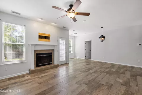 Living - 813 Oshields Ct, Augusta, GA 30907 photo 1 of 2