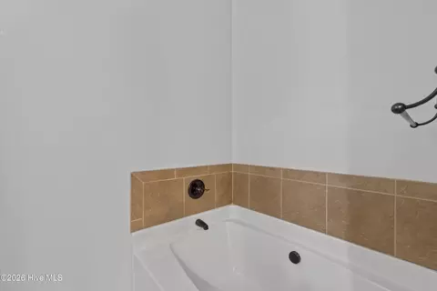 Bath - 813 Oshields Ct, Augusta, GA 30907 photo 4 of 4