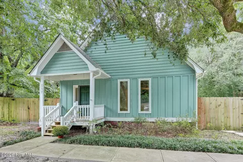 237 W Bedford Rd, Wilmington, NC 28411