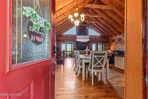 Entry Way - 1608 Cardinal Rd, Murphy, NC 28906 photo 1 of 5