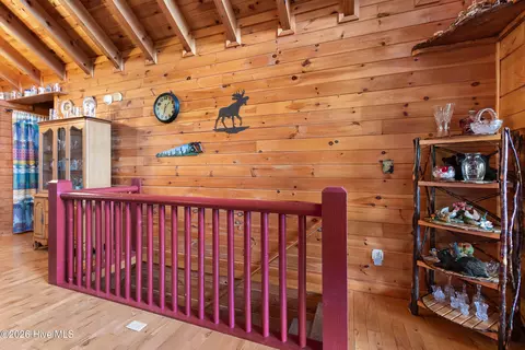 Entry Way - 1608 Cardinal Rd, Murphy, NC 28906 photo 4 of 5