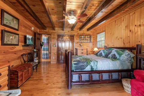 Bedroom - 1608 Cardinal Rd, Murphy, NC 28906 photo 9 of 12