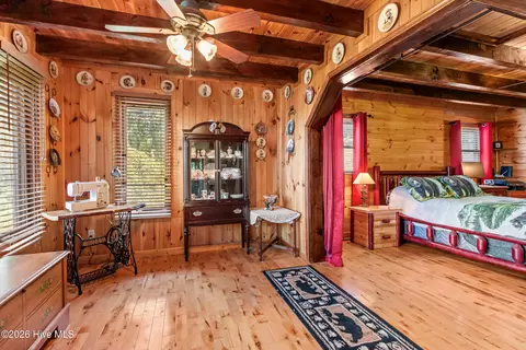 Bedroom - 1608 Cardinal Rd, Murphy, NC 28906 photo 5 of 12