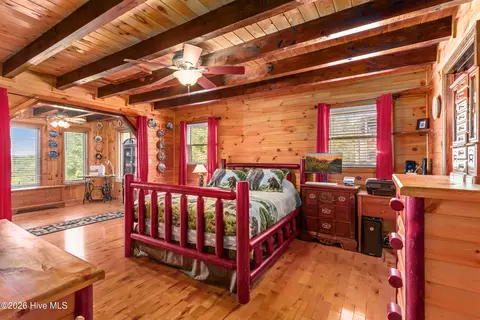 Bedroom - 1608 Cardinal Rd, Murphy, NC 28906 photo 1 of 12
