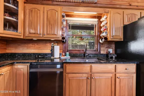 Kitchen - 1608 Cardinal Rd, Murphy, NC 28906 photo 3 of 3