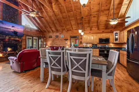 Dining - 1608 Cardinal Rd, Murphy, NC 28906 photo 4 of 4