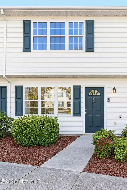 95 Century Ct, Swansboro, NC 28584