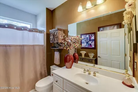 Bath - 116 Laurens Dr, Mccormick, SC 29835 photo 3 of 3