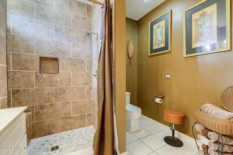 Bath - 116 Laurens Dr, Mccormick, SC 29835 photo 2 of 3