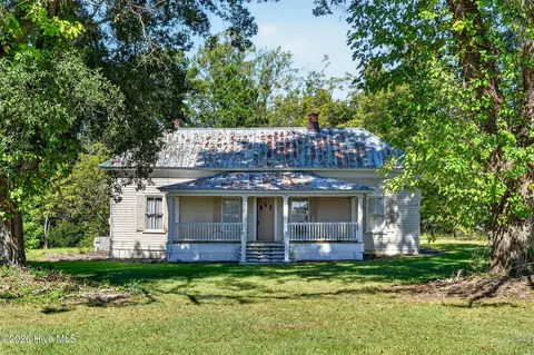 436 Doctor Robinson Rd, Bladenboro, NC 28320