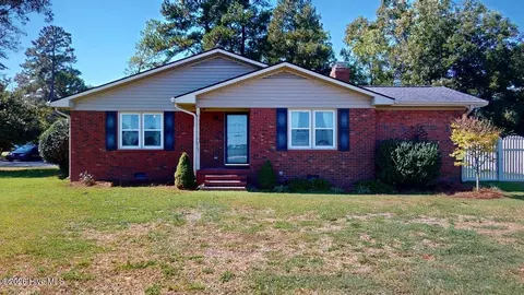 403 N Goldsboro St, Pikeville, NC 27863