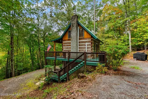 Exterior - 151 Pinewood Dr, Murphy, NC 28906 photo 4 of 25