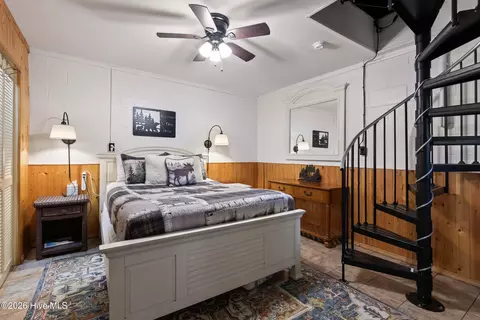 Bedroom - 151 Pinewood Dr, Murphy, NC 28906 photo 5 of 7