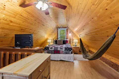 Bedroom - 151 Pinewood Dr, Murphy, NC 28906 photo 1 of 7