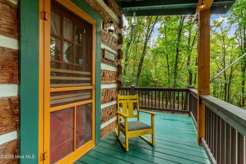Exterior - 151 Pinewood Dr, Murphy, NC 28906 photo 5 of 25